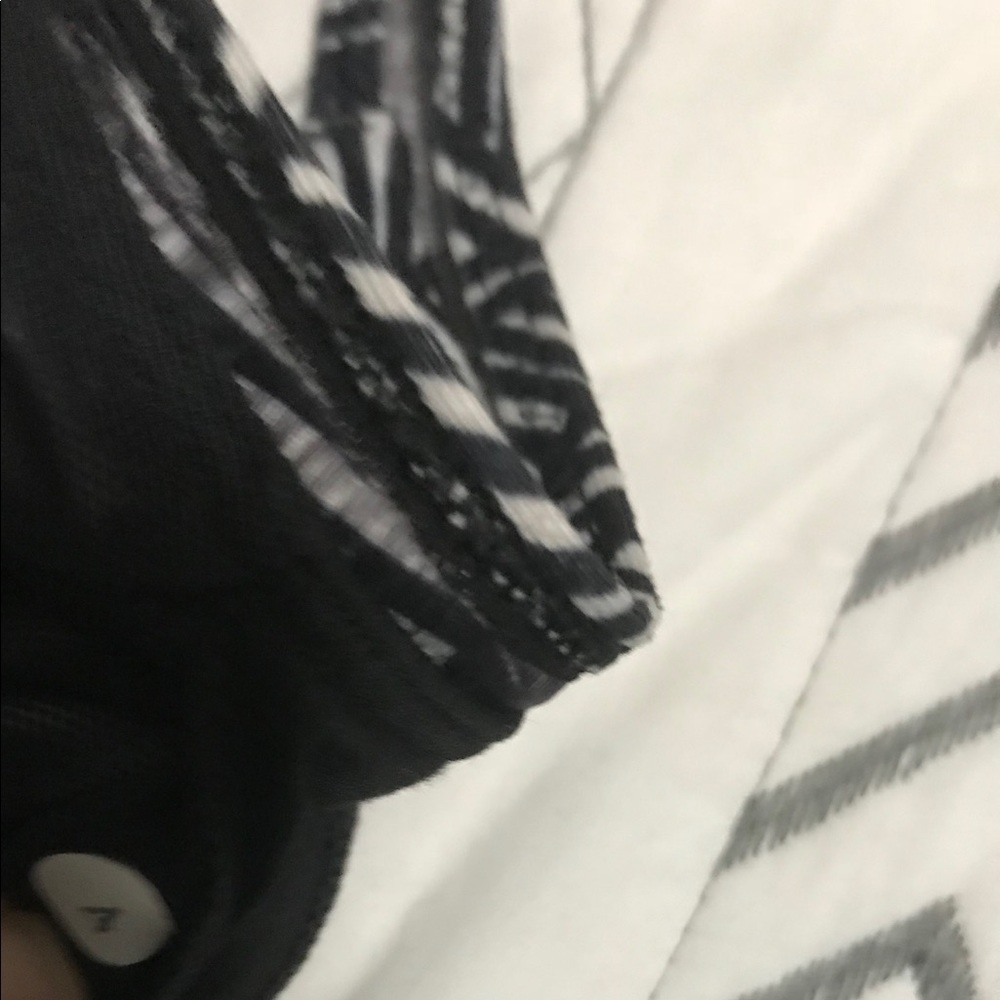 Lululemon - Picture 3 of 6
